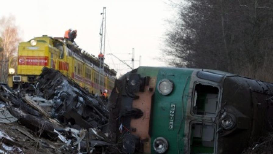 Обвиняват стрелочник за влаковата катастрофа в Полша