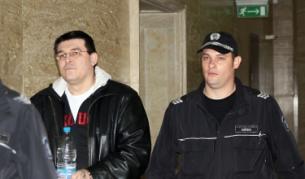 Боян Петракиев-Барона в съда