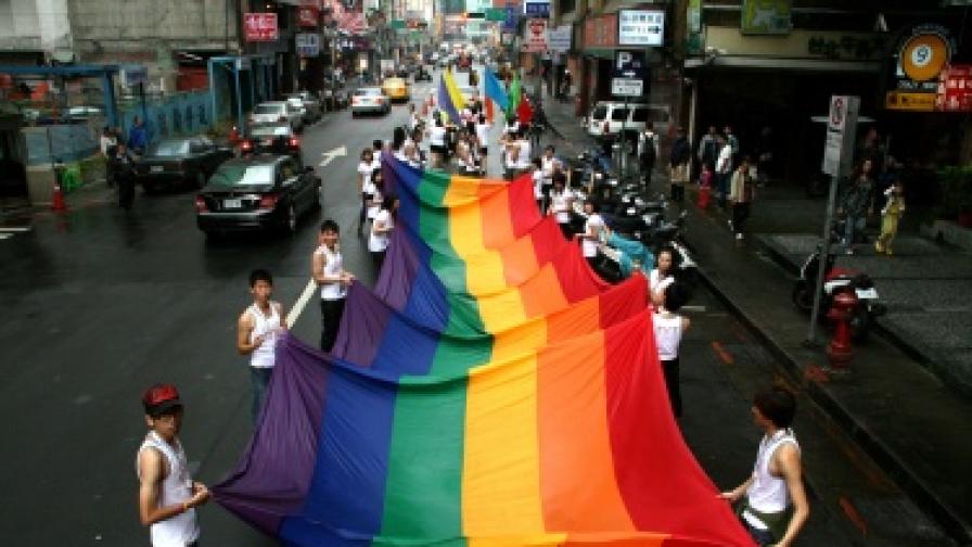 Словенците против повече права за гей двойки