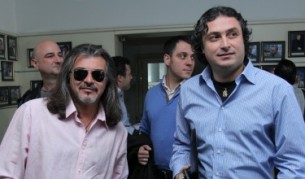 Магърдич Халваджиян (вляво) с брат си Джуди