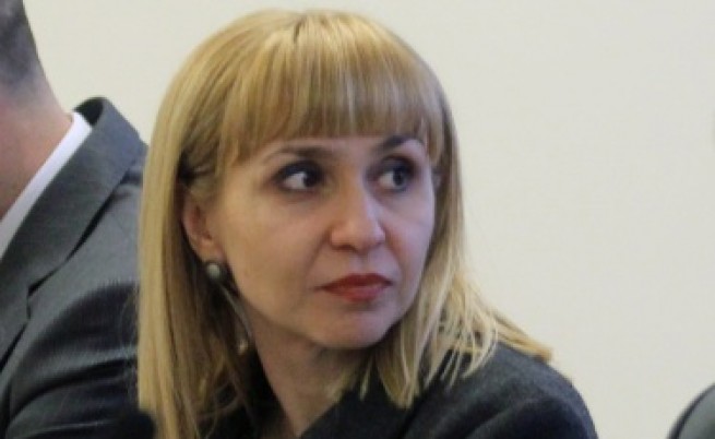 Ковачева: Ще попречим на финансирането на мафията