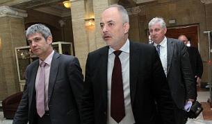 Социалният министър Тотю Младенов и лидерът на КНСБ Пламен Димитров