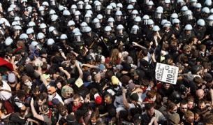 Сблъсъци и арести в Чикаго заради НАТО