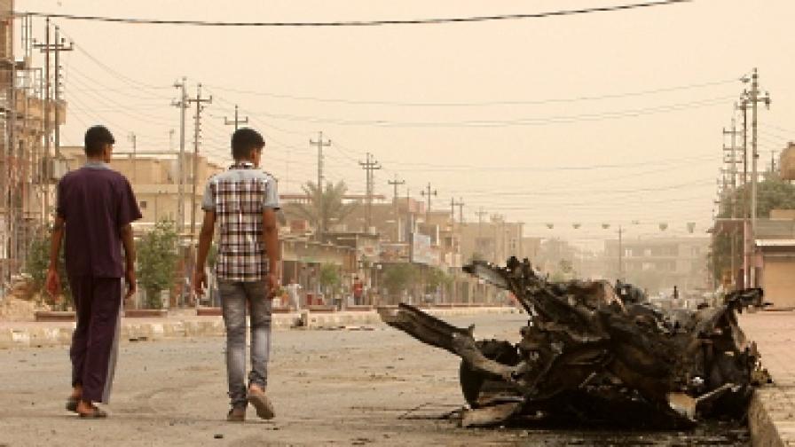 Серия бомбени нападения в Багдад взеха 12 жертви