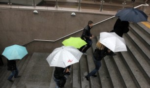 Времето пак се разваля, порои в половин България