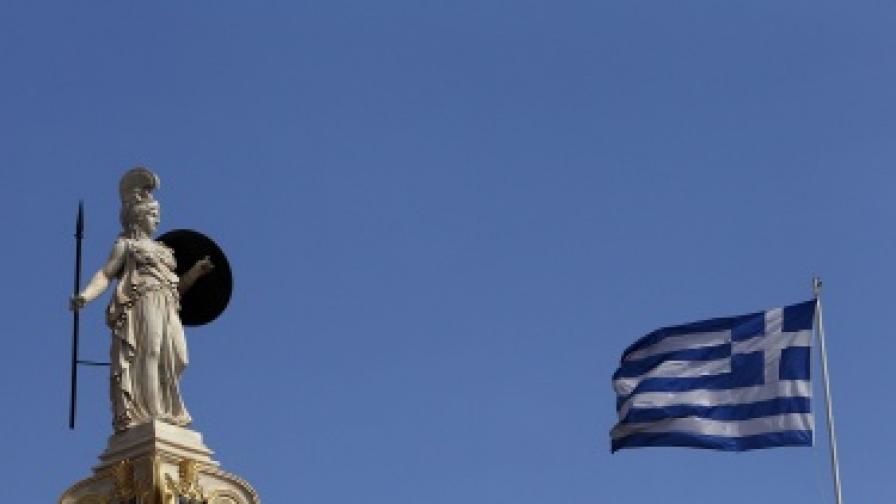 Ройтерс: ЕК притиска Гърция да закрива банки