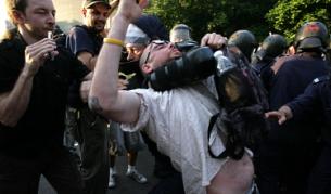 Двама полицаи са пострадали при протеста на Орлов мост