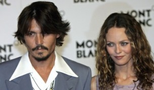 След раздялата: 100 млн. паунда за Ванеса Паради