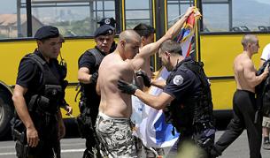 Над 50 ранени при бой на сърби и косовски полицаи