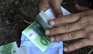 Осемгодишен Робин Худ раздава пари на бедните в Будва