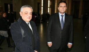 Тенчо Попов (л) и Николай Цонев в съда