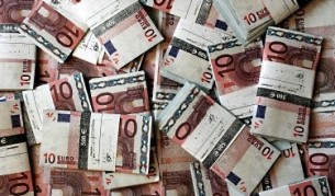 Франция слага данък на пенсиите и вдига акцизите на бирата и тютюна