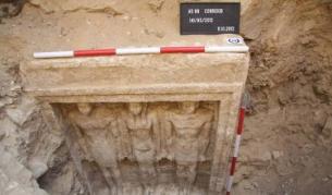 Част от откритата гробница