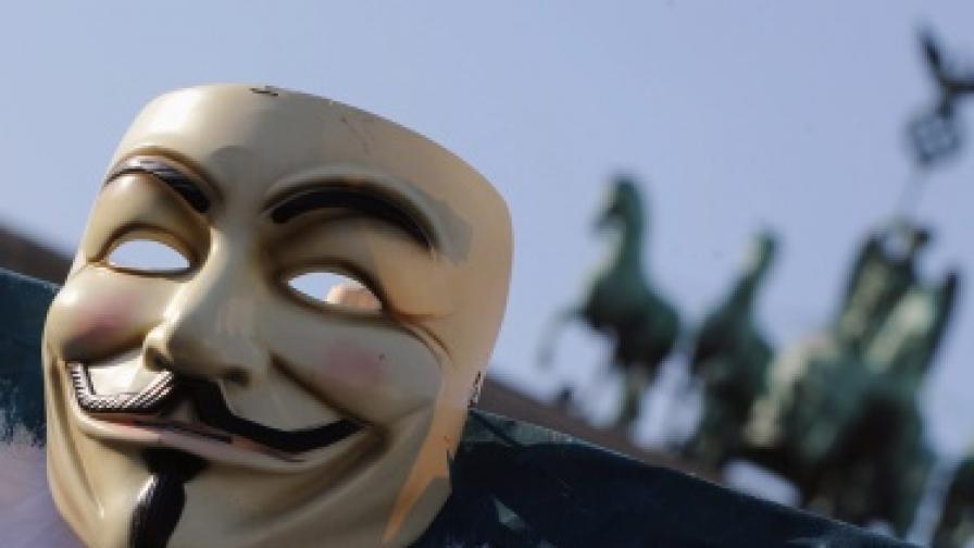 Популярните маски със стилизирания образ на Гай Фокс
