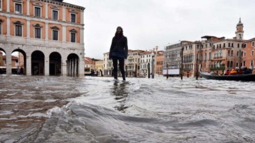 Проливни дъждове наводниха Венеция и Тоскана