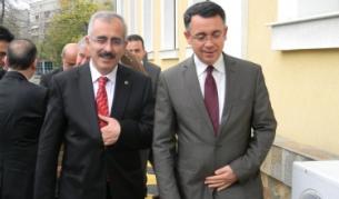 Новият валия на Одрин Хасан Дуруер пристигна на първа опознавателна визита в Кърджали днес и като нейна цел определи даването на сериозен тласък на инвестициите и туризма, както и сътрудничеството в предотвратяването на наводненията на турския град