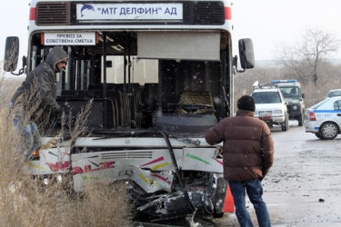 Дупките на пътя са виновни за 1100 катастрофи през 2012 г.