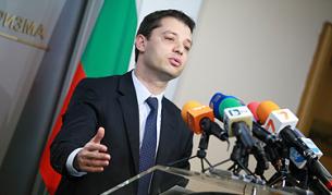 Делян Добрев