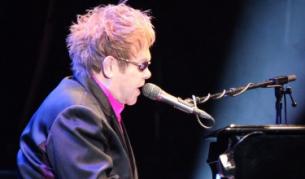 Елтън Джон кръсти втория си син Eлайджа Джоузеф Даниел Фърниш-Джон