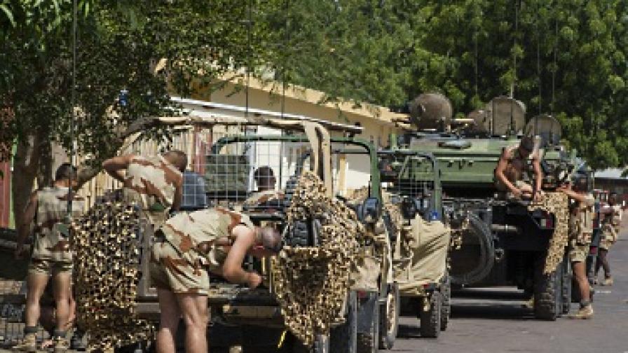 Френски сухопътни сили настъпват в Северно Мали