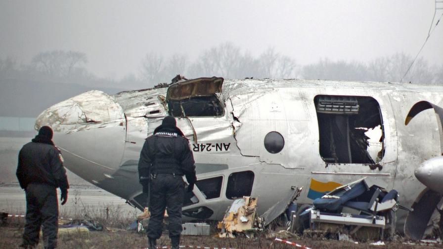 Петима загинали при самолетна катастрофа край Донецк
