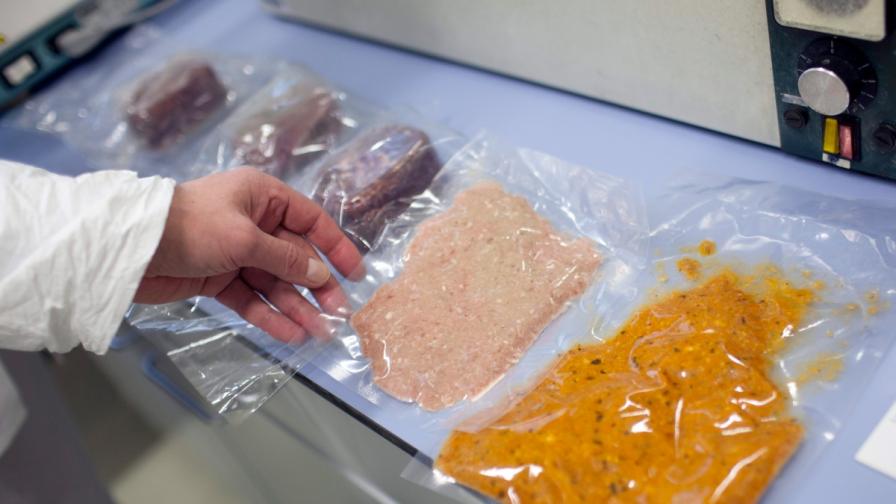 ДНК-тестове потвърдиха наличието на конско месо в лазаня болонезе, произведена от фирма от Люксембург и разпространена чрез "Интерспар"