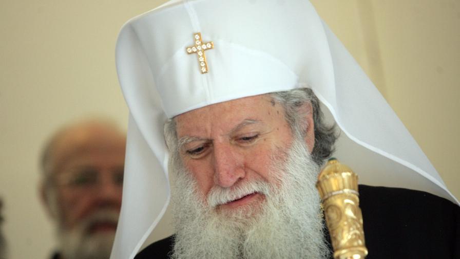 Патриарх Неофит: Църквата може да успокои духовете 
