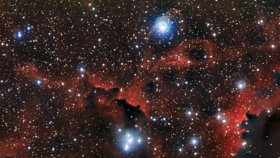 Откриха "фабрика за звезди"  в съзвездието Дракон