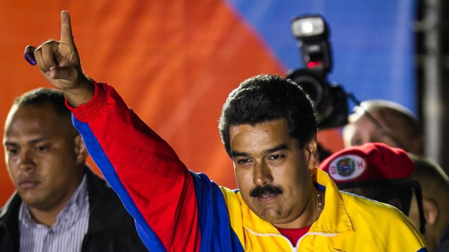 Мадуро обвини Обама, че иска да унищожи демокрацията във Венецуела