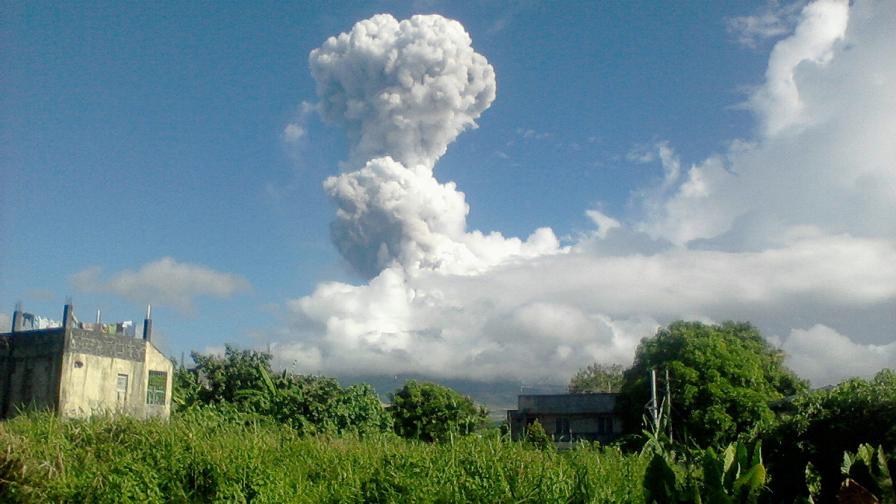 Вулкан взе 5 жертви във Филипините