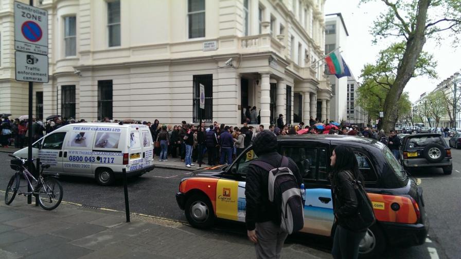 За да гласуват, българите в Лондон чакаха на опашка по 4-5 часа