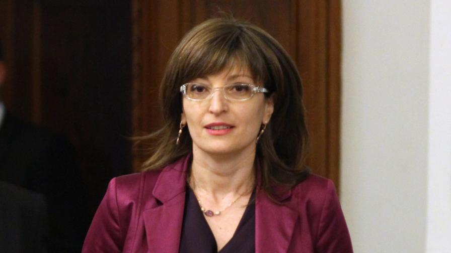Е. Захариева се върна на работа в Президентството