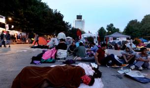 Демонстранти, които не напусктат площад "Таксим" на десетия ден на масовите протести в Истанбул