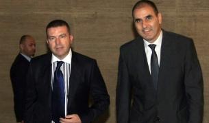 Бившият вътрешен министър Цветан Цветанов, придружен от адвокат Менко Менков, влиза вчера в Софийска градска прокуратура