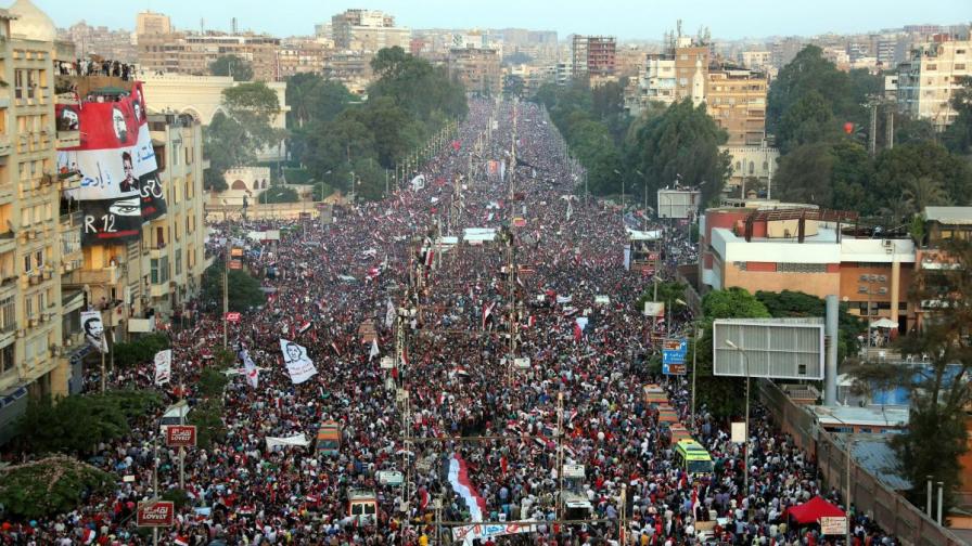 На площад "Тахрир" в Кайро, 30 юни 2013 г.