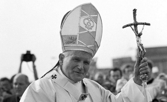Двама арестувани за откраднатата кръв на папа Йоан Павел II