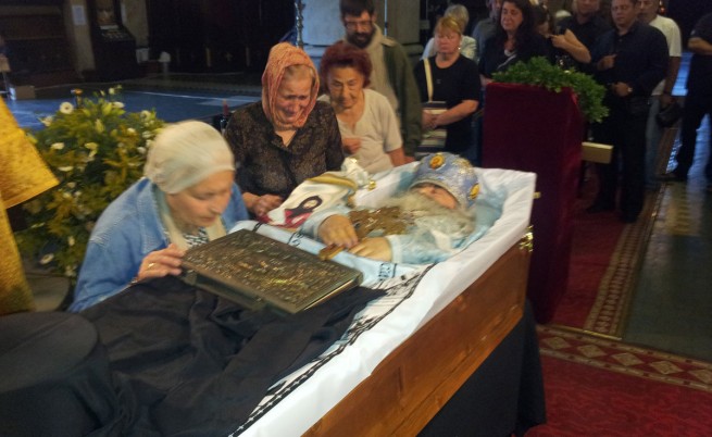 Варненци на опашка се прощават с митрополит Кирил