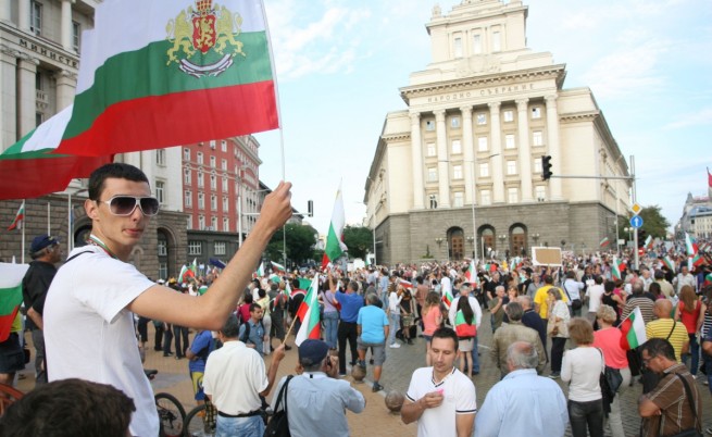 НЦИОМ: 58% от българите подкрепят протестите срещу кабинета