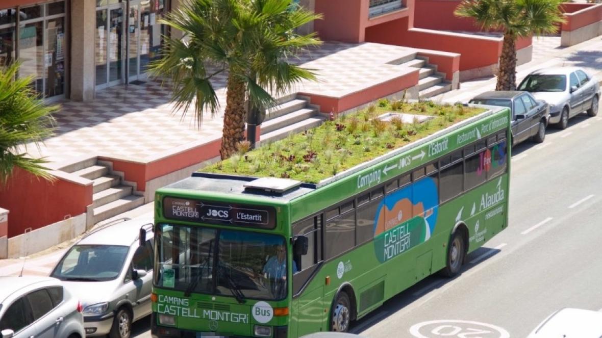 Еко Автобус с градина на покрива