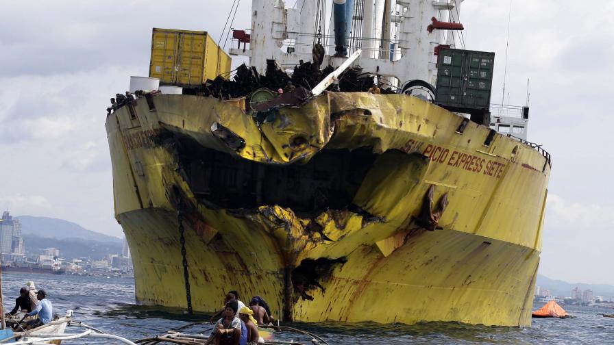 Морска катастрофа във Филипините взе 35 жертви