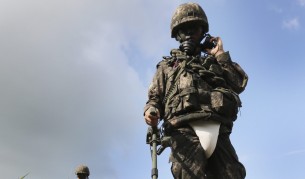 Пак тренират срещу КНДР, тя запази спокойствие