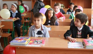 Десетки училища в страната остават без първокласници