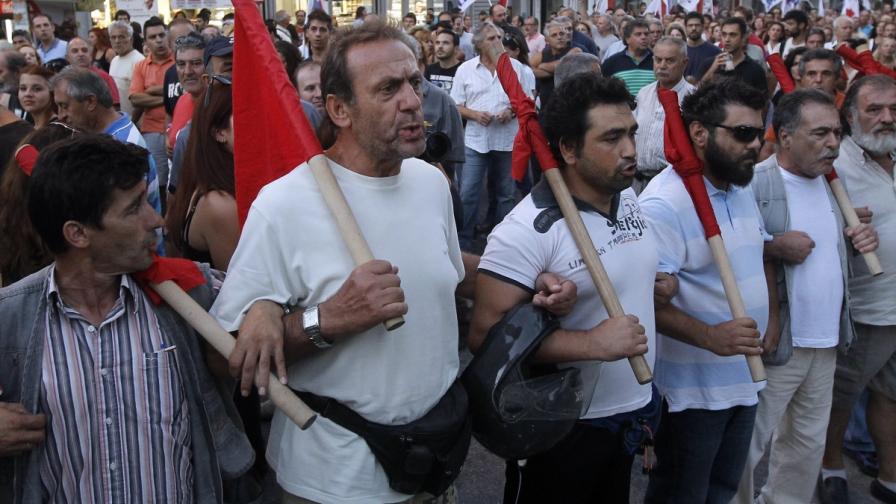 Атина: Хиляди на протест срещу неонацистите