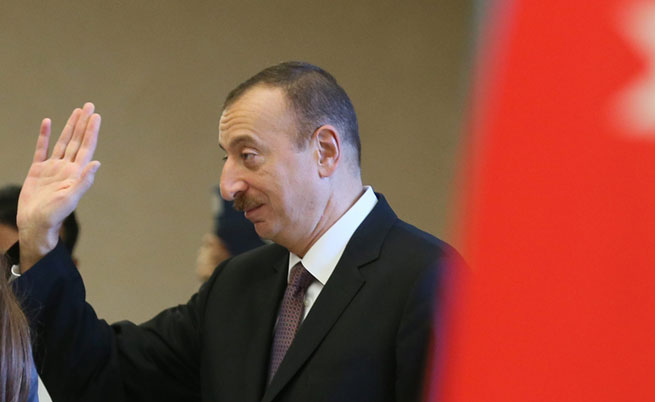 Илхам Алиев официално бе обявен за президент на Азербайджан