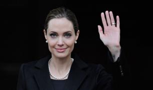 Анджелина Джоли