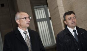 Днес трябваше да се разглежда делото срещу Веселин Георгиев (вляво) за Пътния фонд