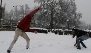 Мъж се опита да отвлече дете заради хвърлена снежна топка