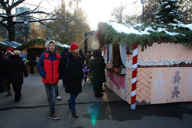 Коледният базар в София - снимка 23