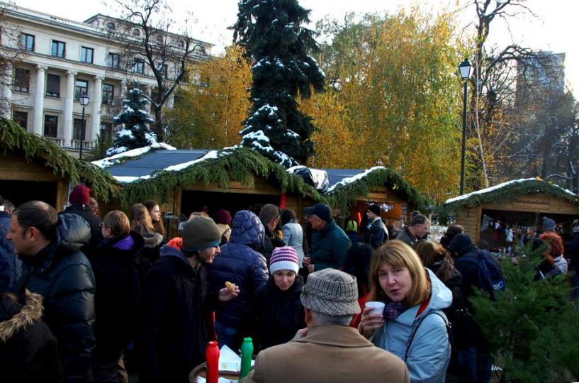 Коледният базар в София - снимка 8