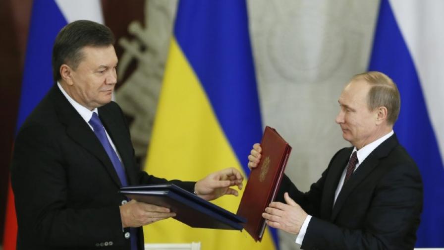 Русия свали рязко цените на газ за Украйна, ще инвестира $15 млрд. в украински дълг